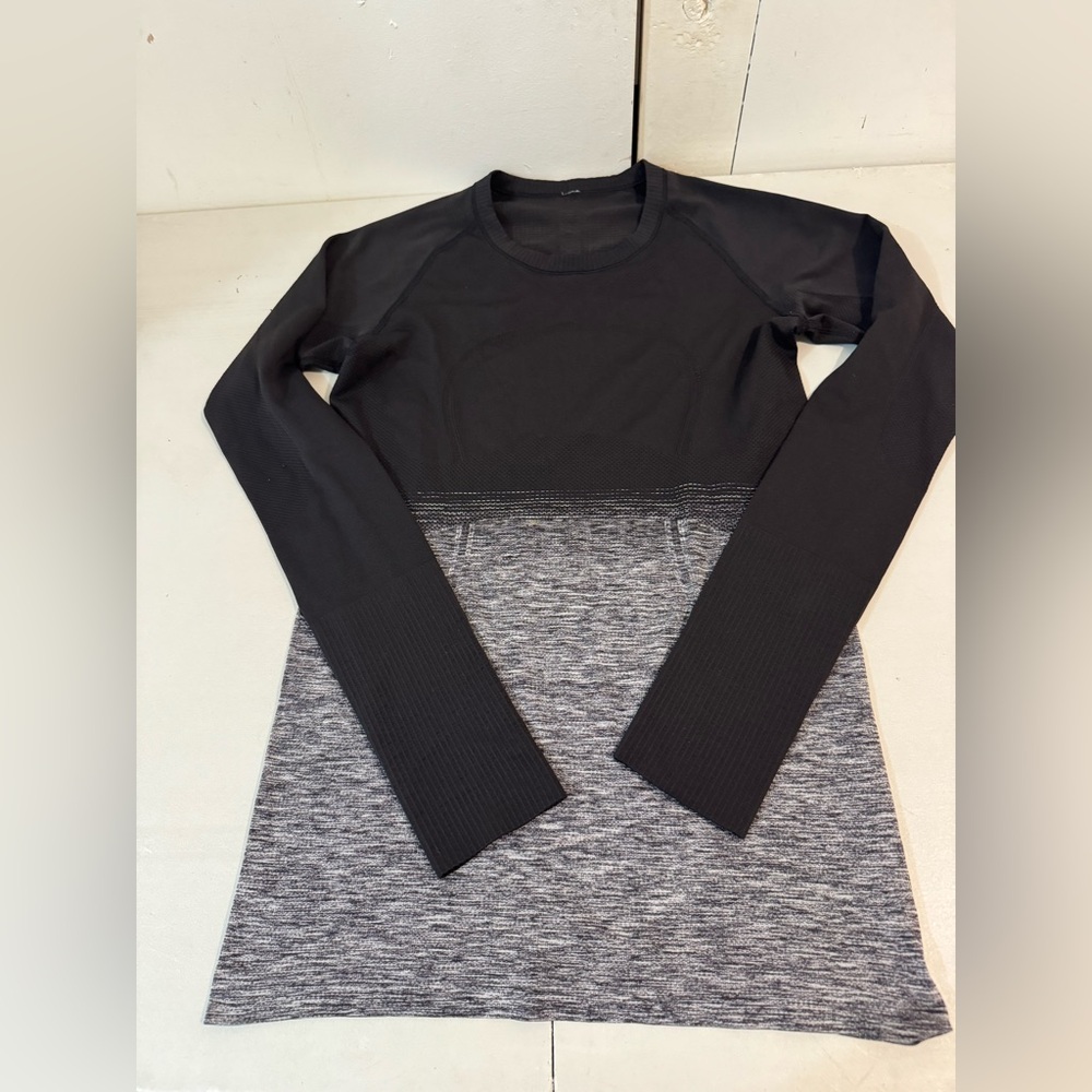 Lululemon womens long sleeve size 8